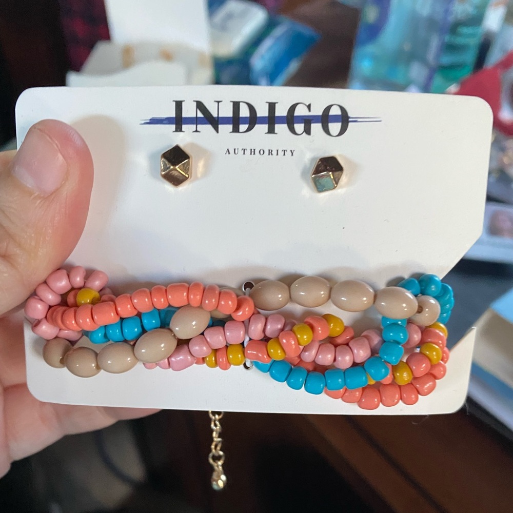 Bracelet and necklace